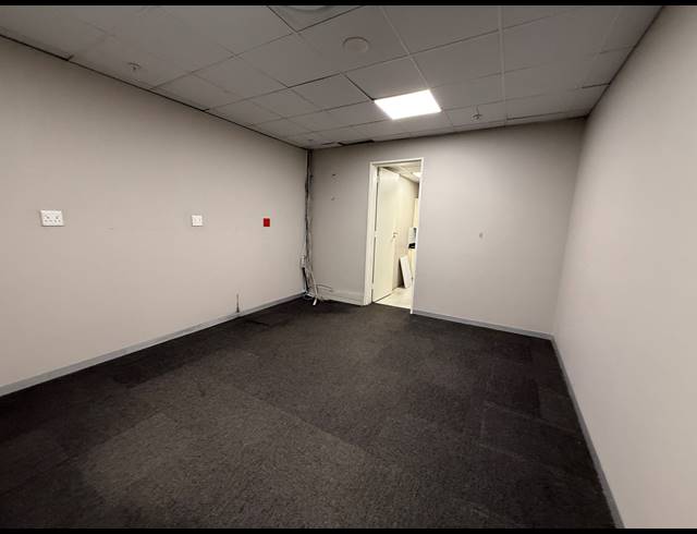 574M² OFFICE TO LET IN ROSEBANK